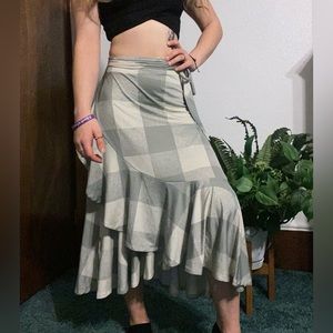 Lula Roe cross tie grey plaid skirt